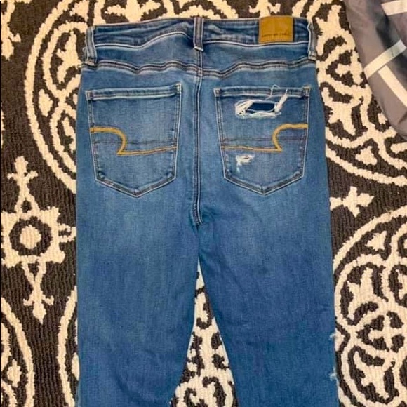 American eagle next level stretch. Size 6 short. - Picture 2 of 3